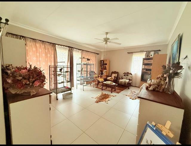 3 BEDROOM HOUSE FOR SALE IN VANDERBIJLPARK SE 2